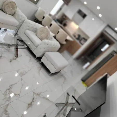 Luxury In 2 Bedroom 1 Balcony *