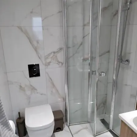 Luxury In 2 Bedroom 1 Balcony * 拉纳卡