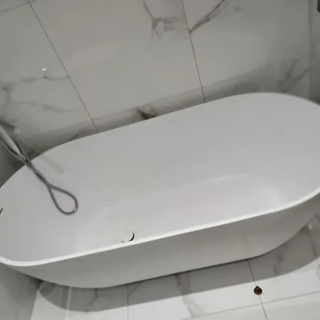 Luxury In 2 Bedroom 1 Balcony 公寓 拉纳卡