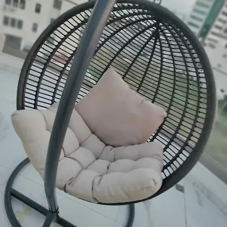 Luxury In 2 Bedroom 1 Balcony 拉纳卡